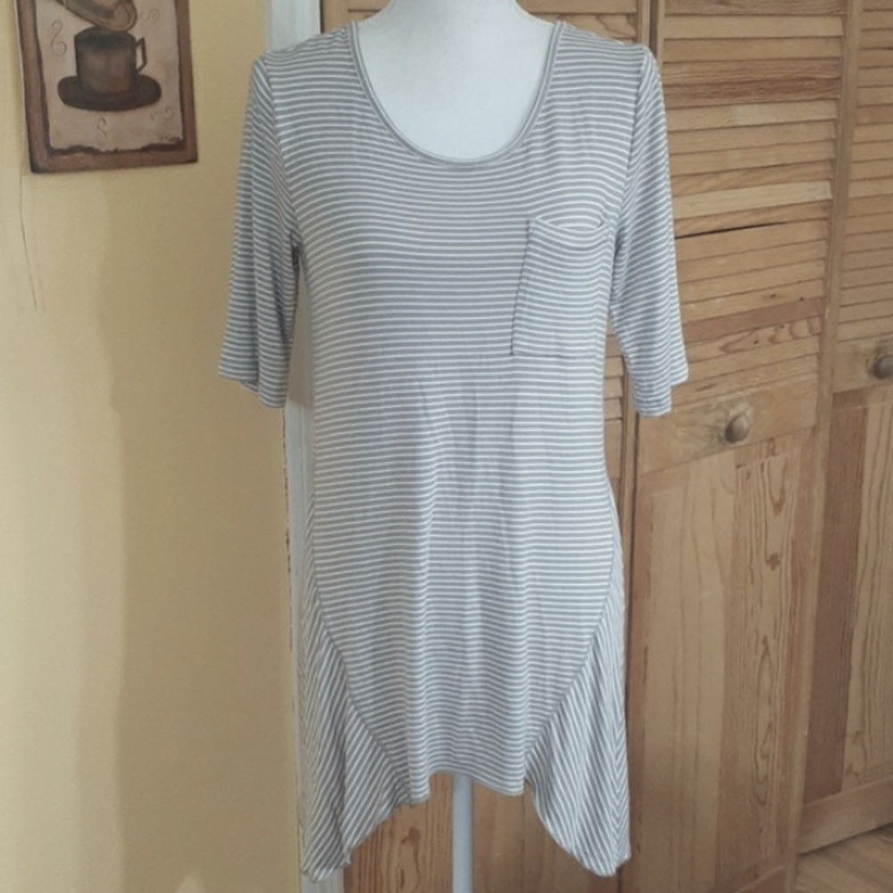 SOFT SURROUNDINGS Tan Stripe Tunic Top Sharkbite Hem XS
